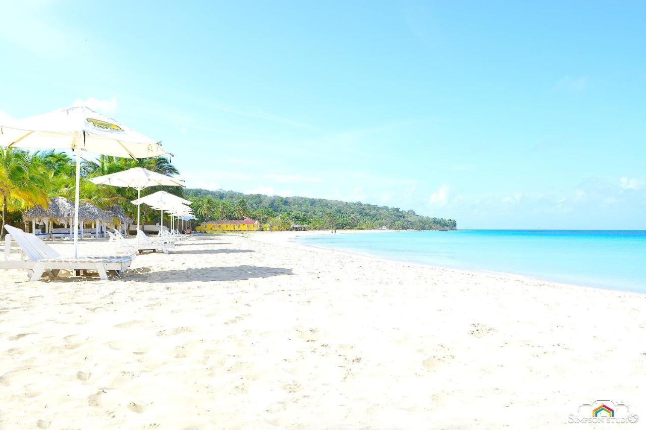 Arenas Beach Hotel Corn Island Eksteriør billede